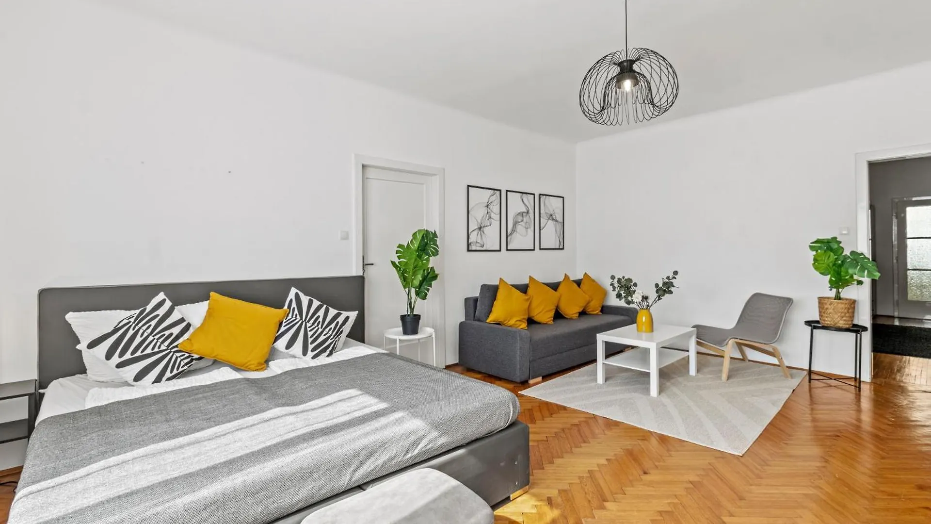 Central 4-Br-Apartment For Up To 12 People Vienne
