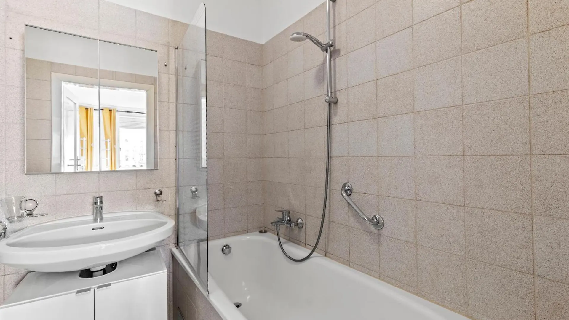 Central 4-Br-Apartment For Up To 12 People Vienne 0*,  Autriche