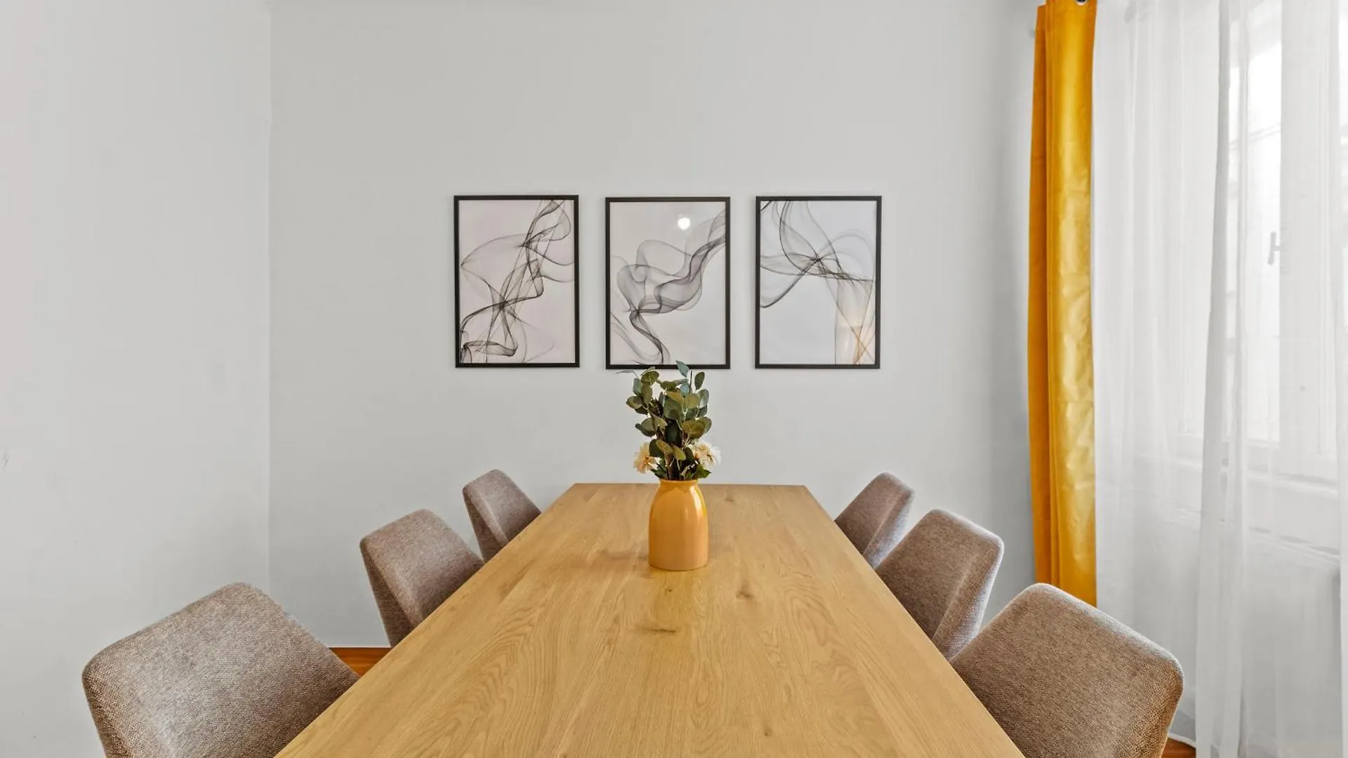 Central 4-Br-Apartment For Up To 12 People Vienne Appartement