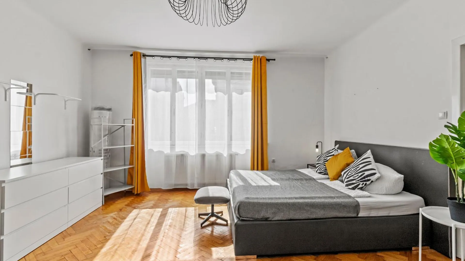 Central 4-Br-Apartment For Up To 12 People Vienne 0*,